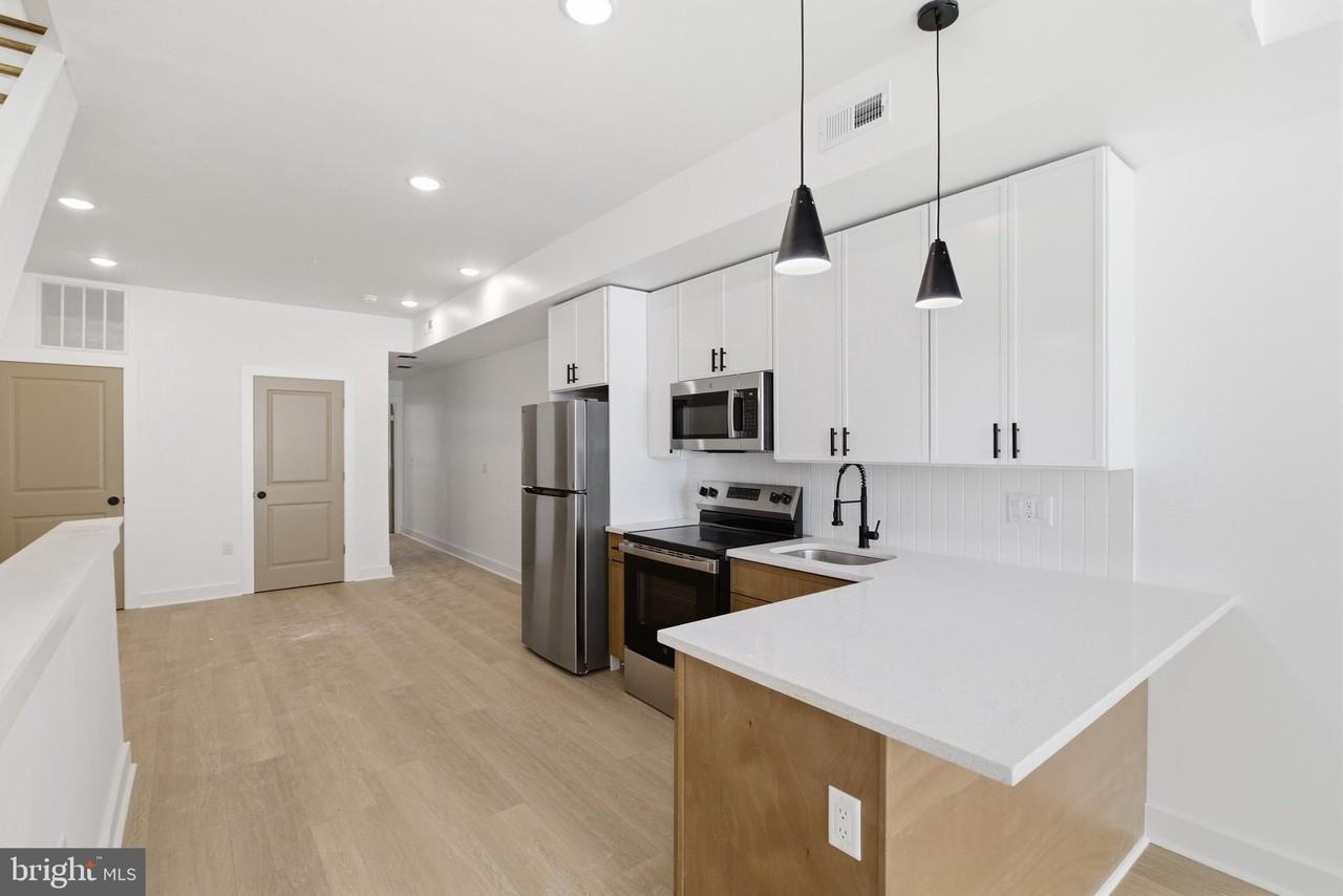 2310 N Sydenham St #2 - Photo 2 of 19
