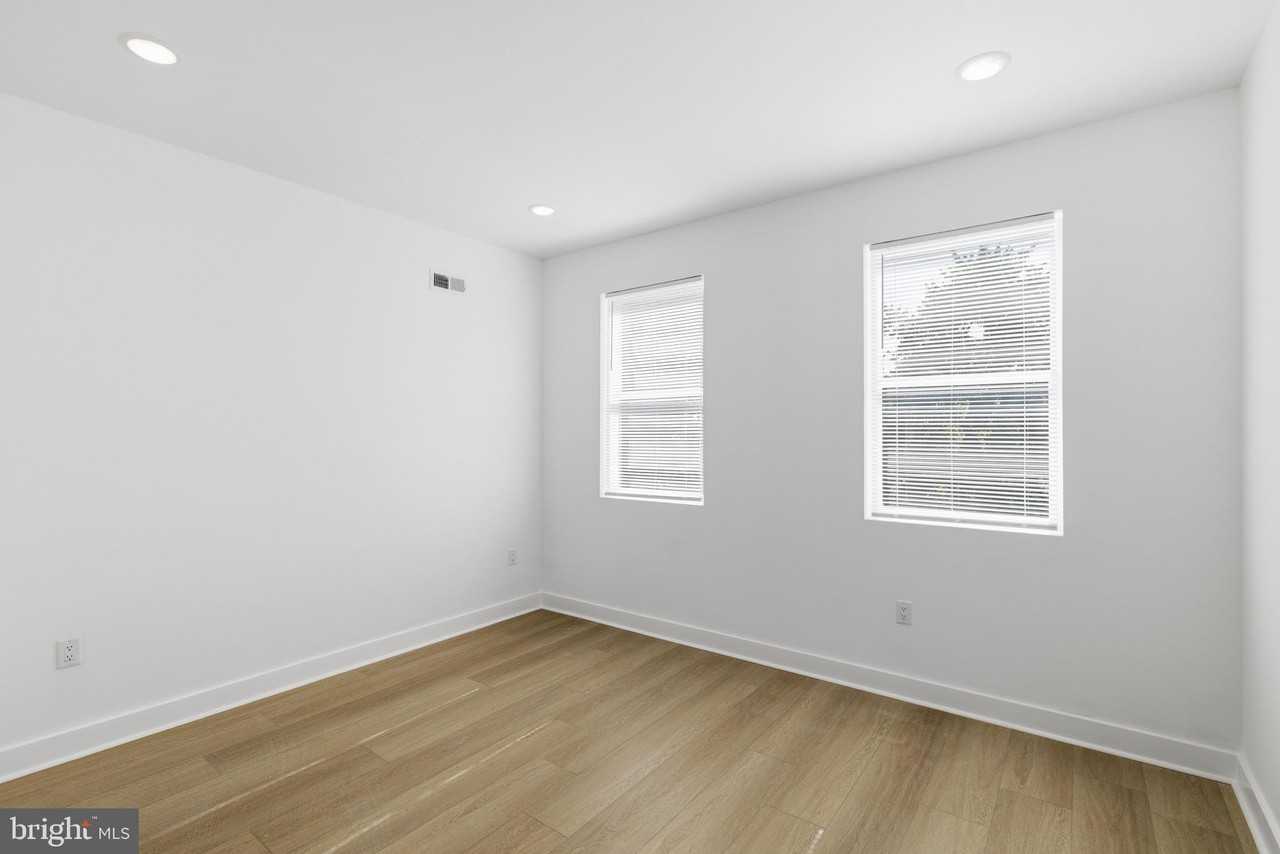 2310 N Sydenham St #2 - Photo 5 of 19