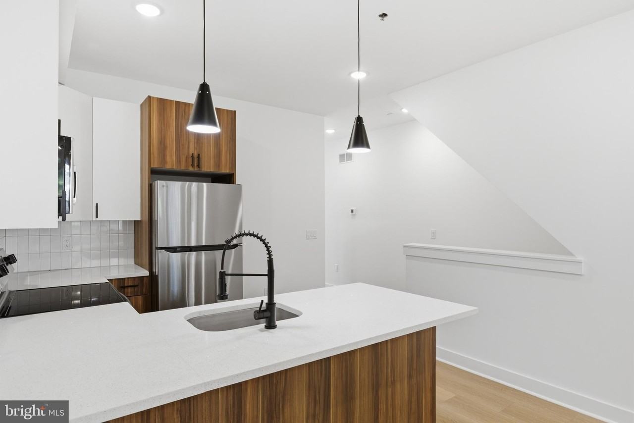 2505 N 11th St #1 - Photo 4 of 17