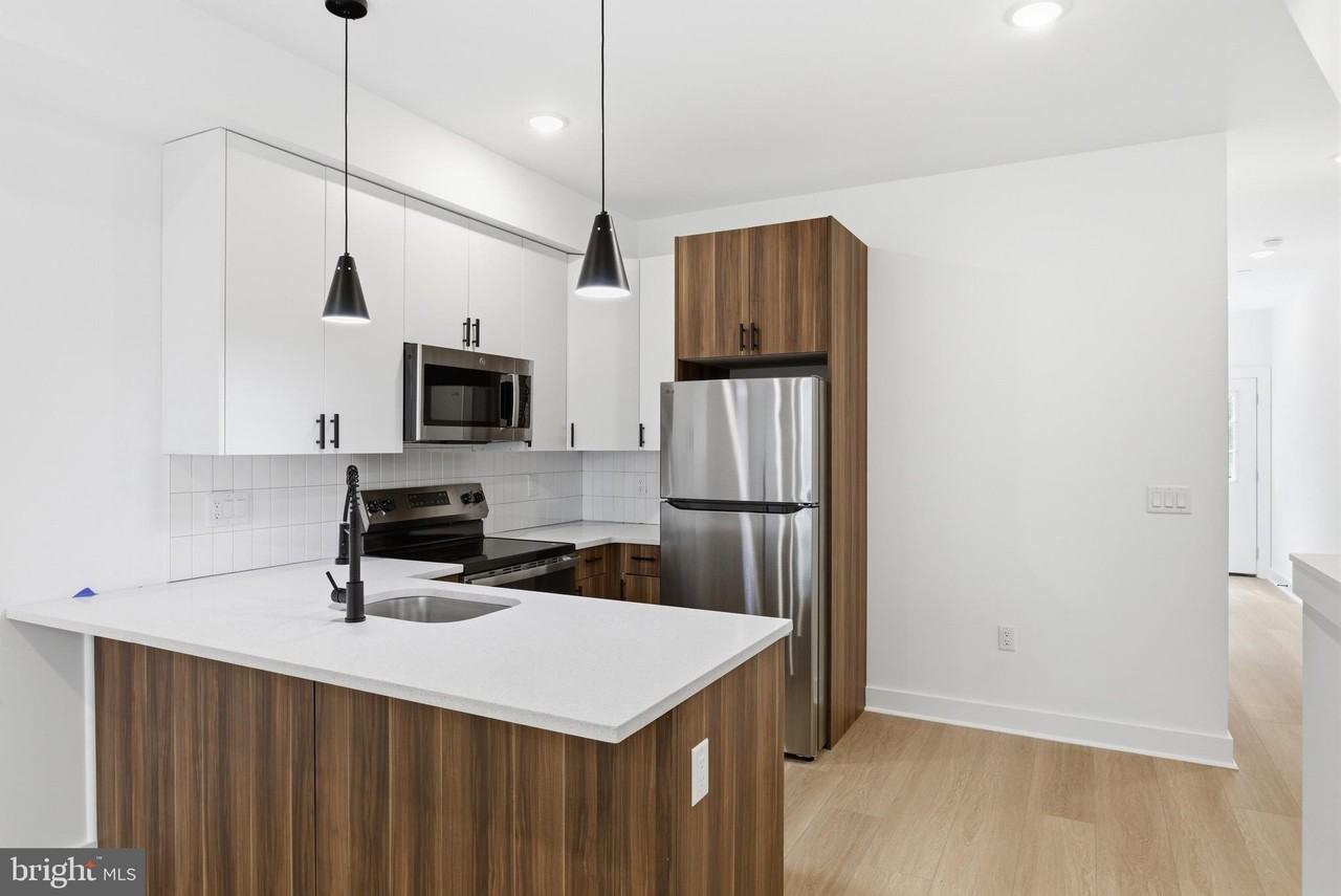 2505 N 11th St #1 - Photo 5 of 17