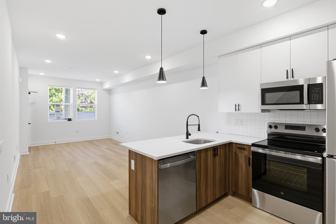 2505 N 11th St #1 - Photo 6 of 17