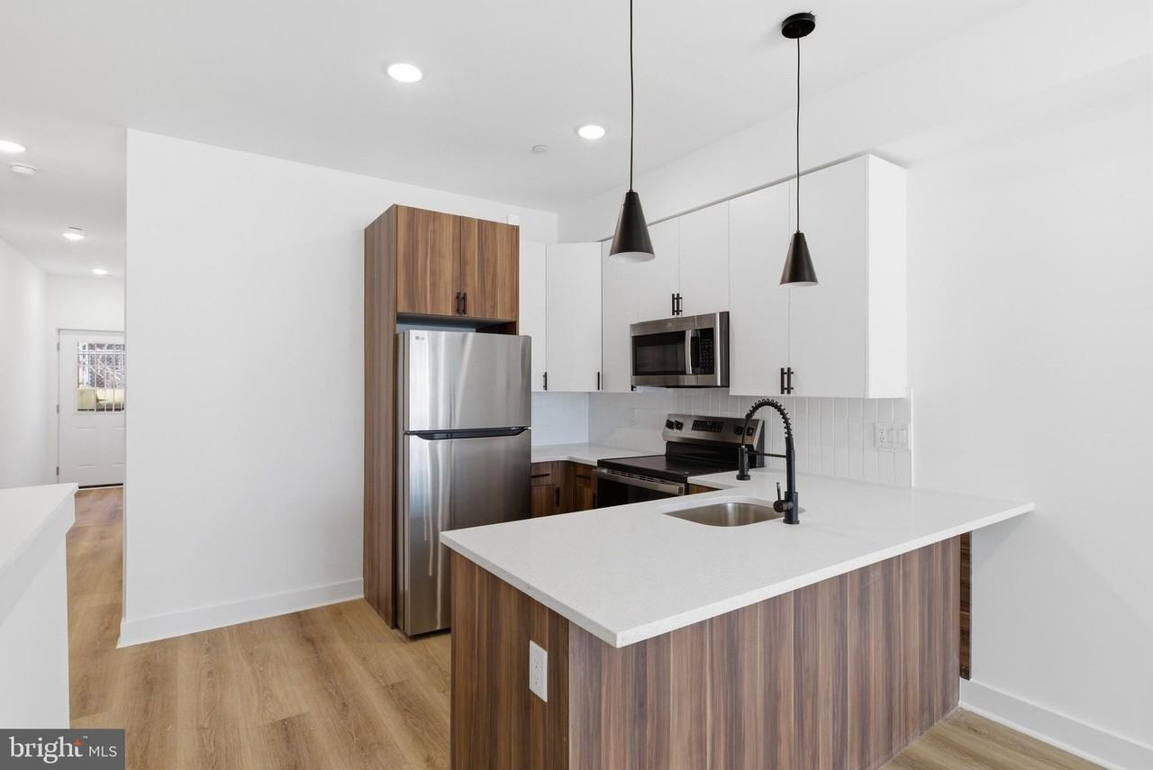 2534 N 11th St #1 - Photo 5 of 19