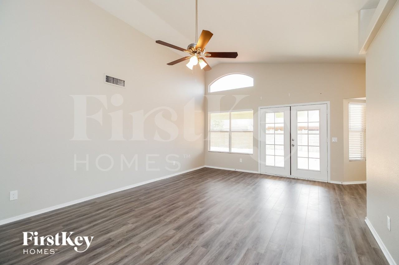 4323 E Aspen Ave - Photo 4 of 16