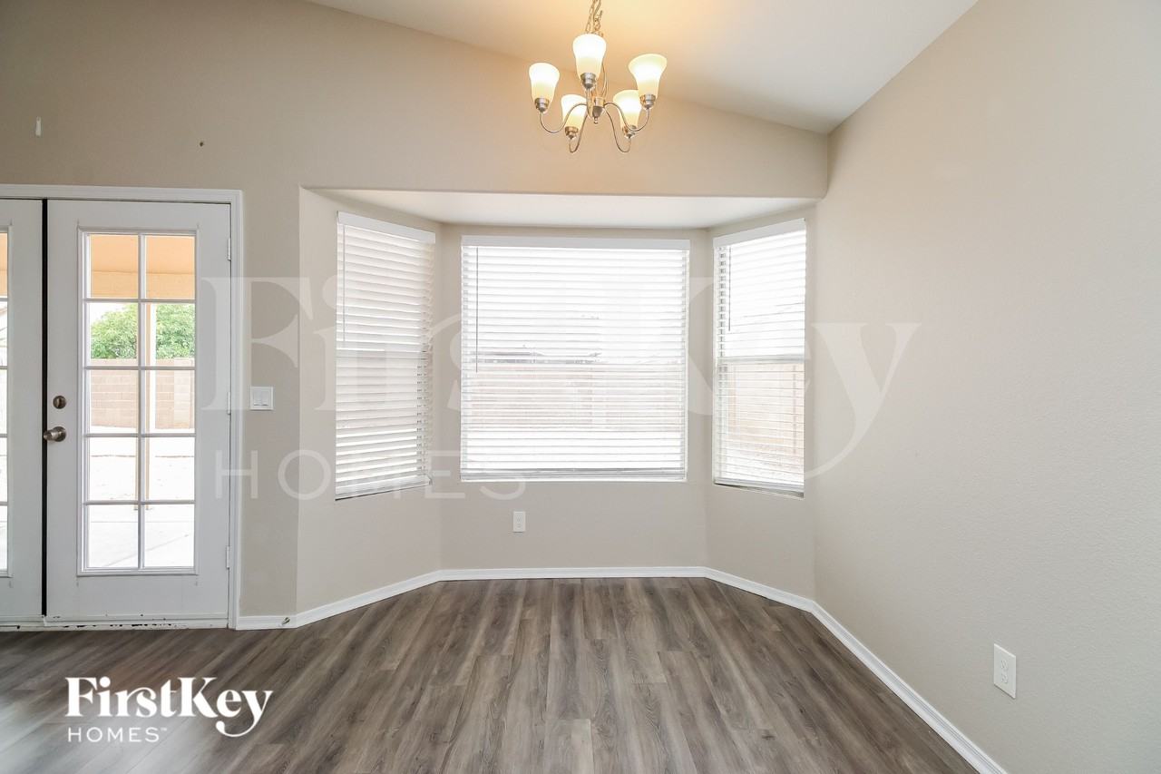 4323 E Aspen Ave - Photo 5 of 16