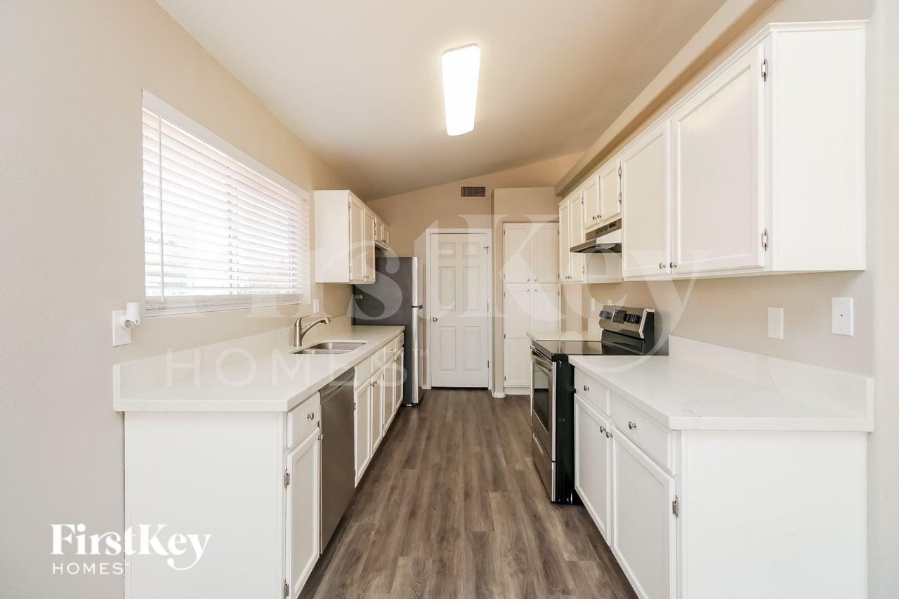 4323 E Aspen Ave - Photo 7 of 16