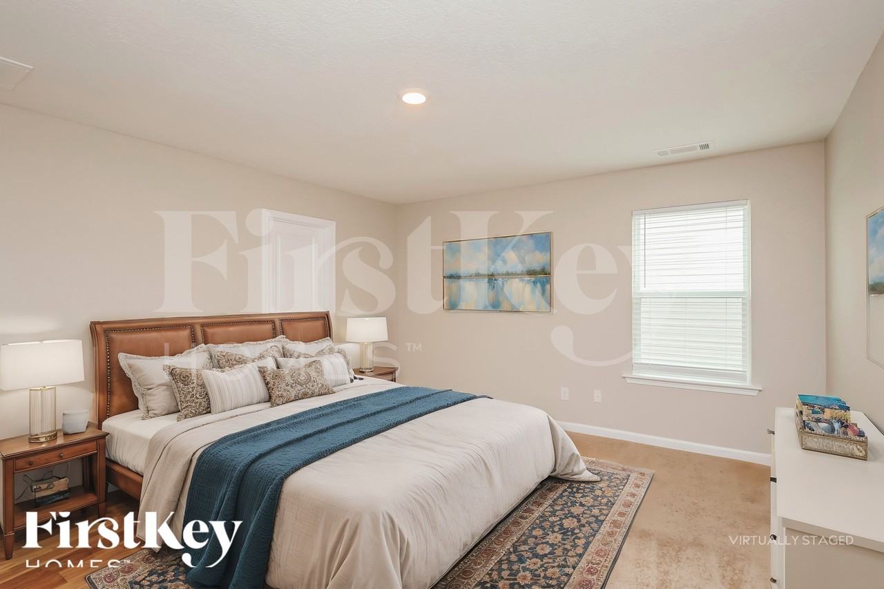 811 Walnut Creek Cir - Photo 3 of 18