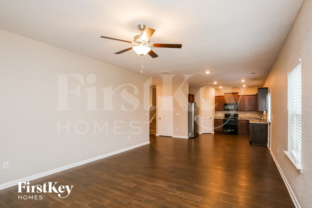 811 Walnut Creek Cir - Photo 7 of 18