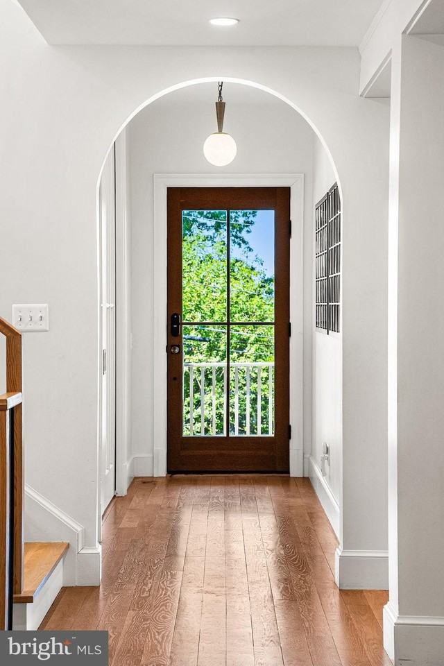 1711 N Inglewood St - Photo 2 of 47