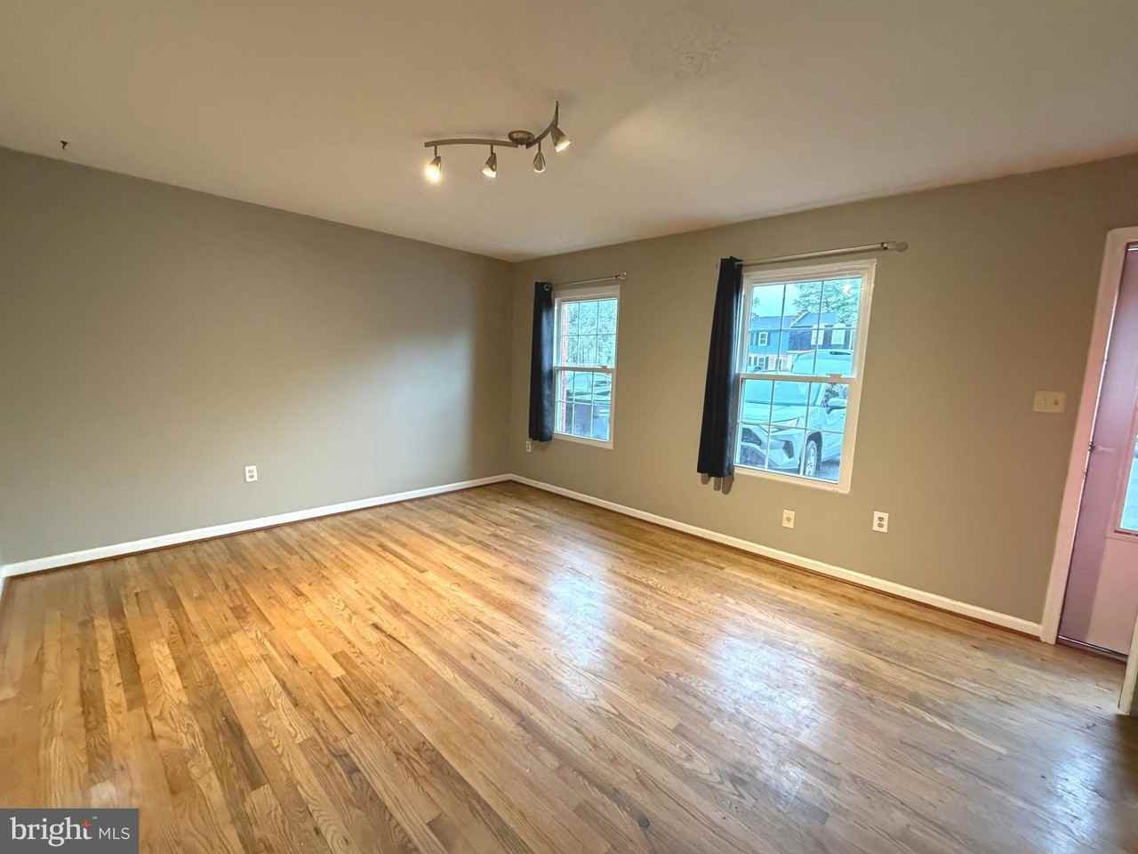 204 Brunswick Rd - Photo 3 of 17