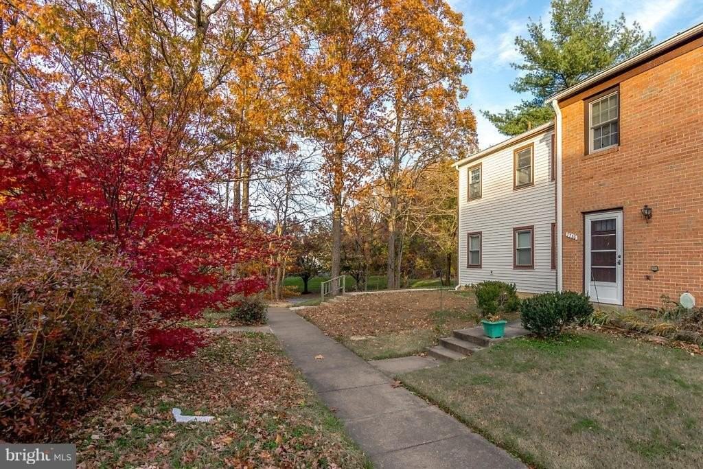 7732 Matisse Way - Photo 3 of 30
