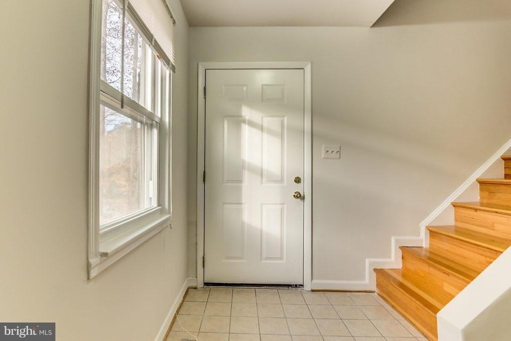 7732 Matisse Way - Photo 4 of 30
