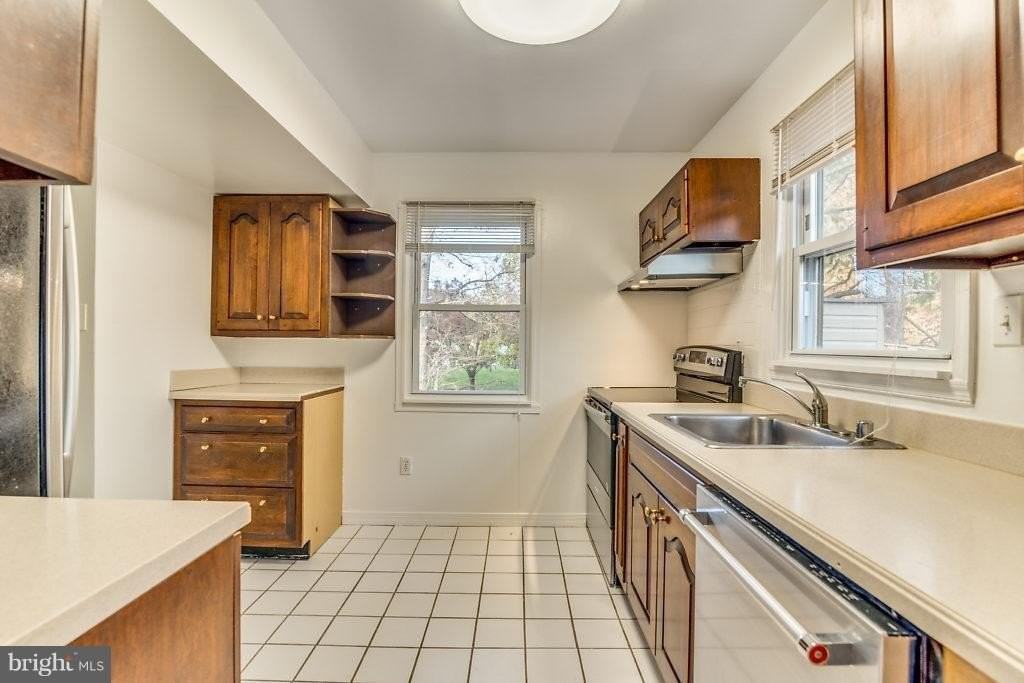 7732 Matisse Way - Photo 6 of 30