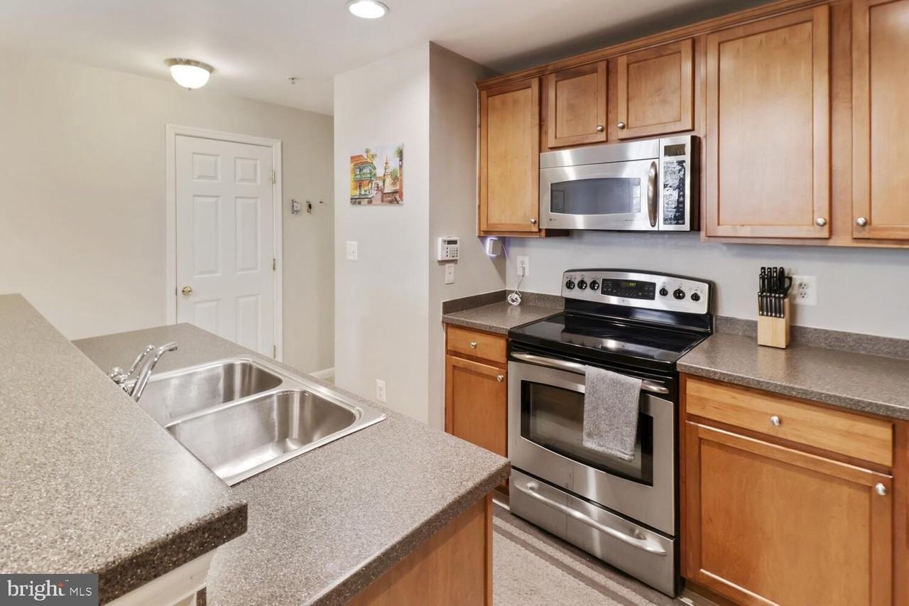 4461 Beacon Grove Cir - Photo 4 of 24