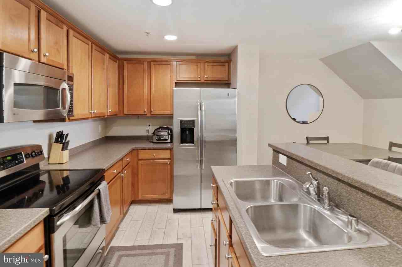 4461 Beacon Grove Cir - Photo 5 of 24