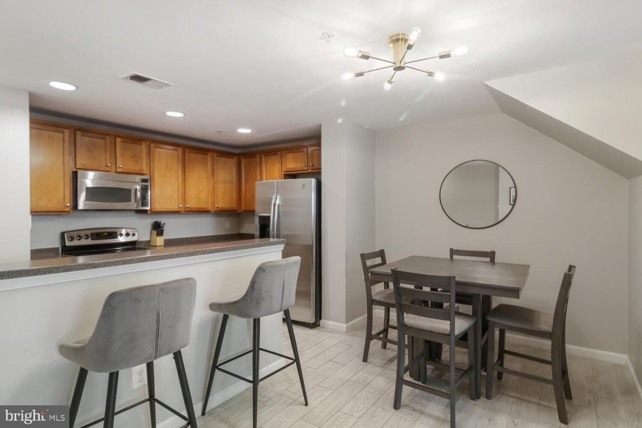 4461 Beacon Grove Cir - Photo 6 of 24