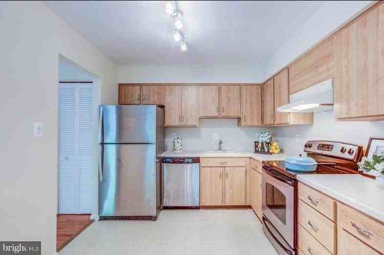 10050 Wood Sorrels Ln - Photo 6 of 11