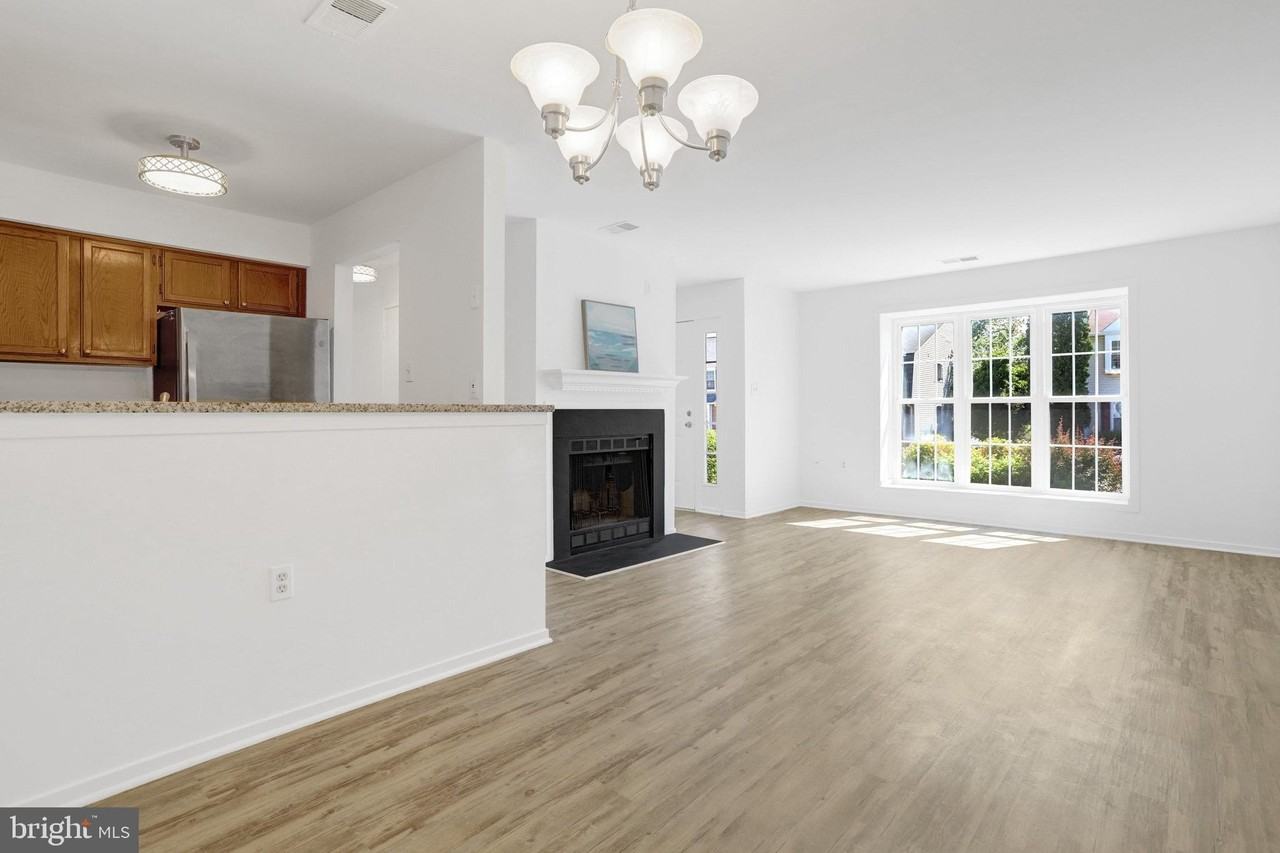 7825 Harrowgate Cir #B - Photo 7 of 18