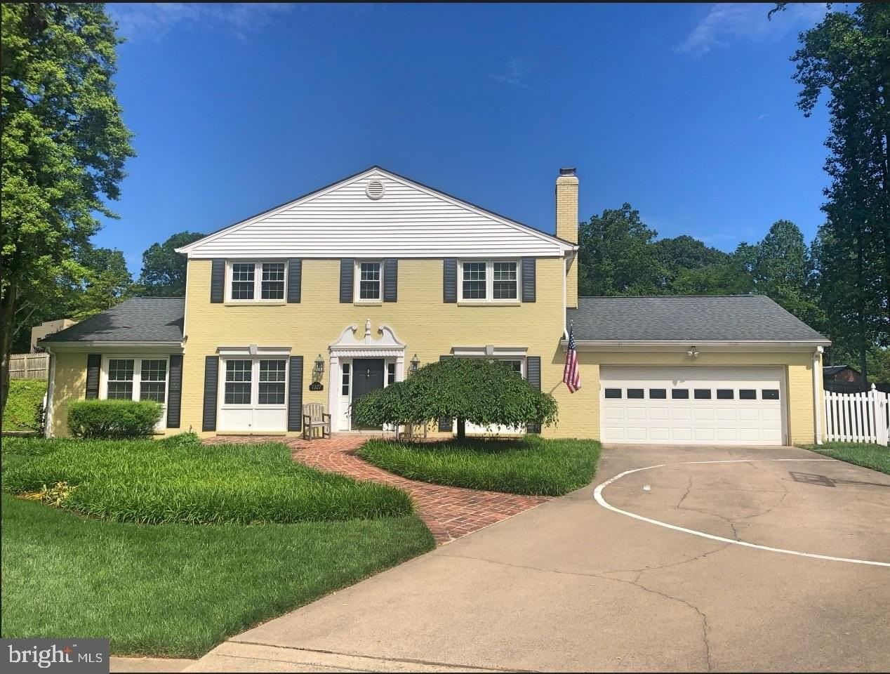 7327 Yates Ct - Photo 2 of 35