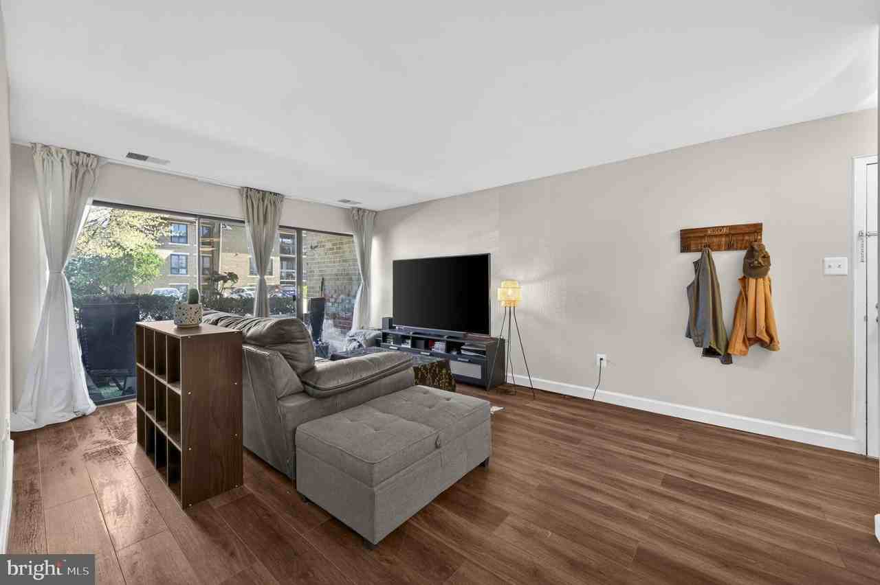 517 Florida Ave #T4 - Photo 7 of 45