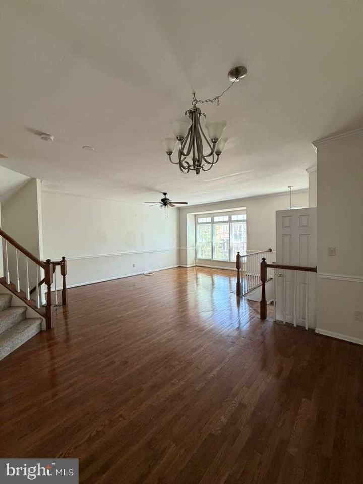 6618 Thurlton Dr - Photo 3 of 23
