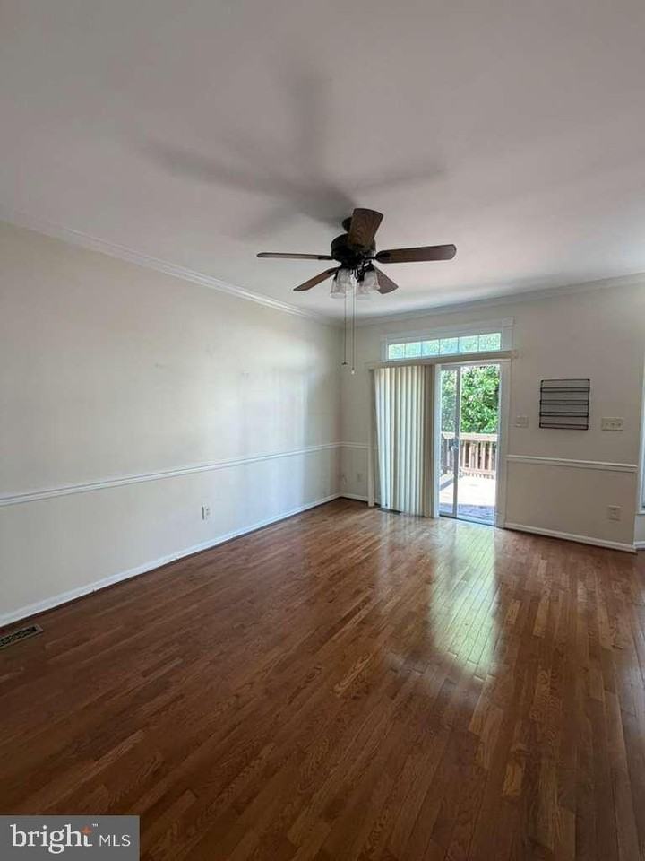 6618 Thurlton Dr - Photo 4 of 23