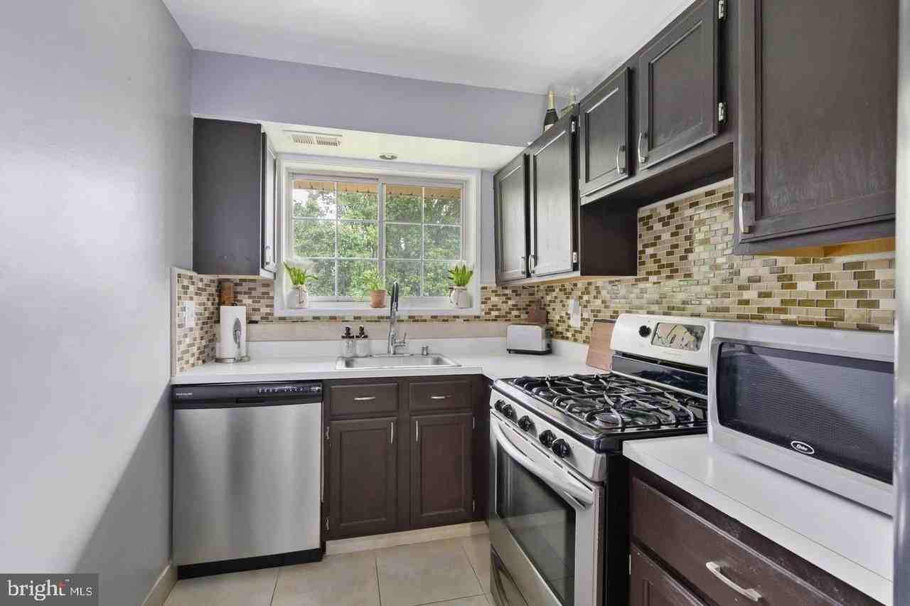 5605 Franconia Rd #301 - Photo 7 of 19