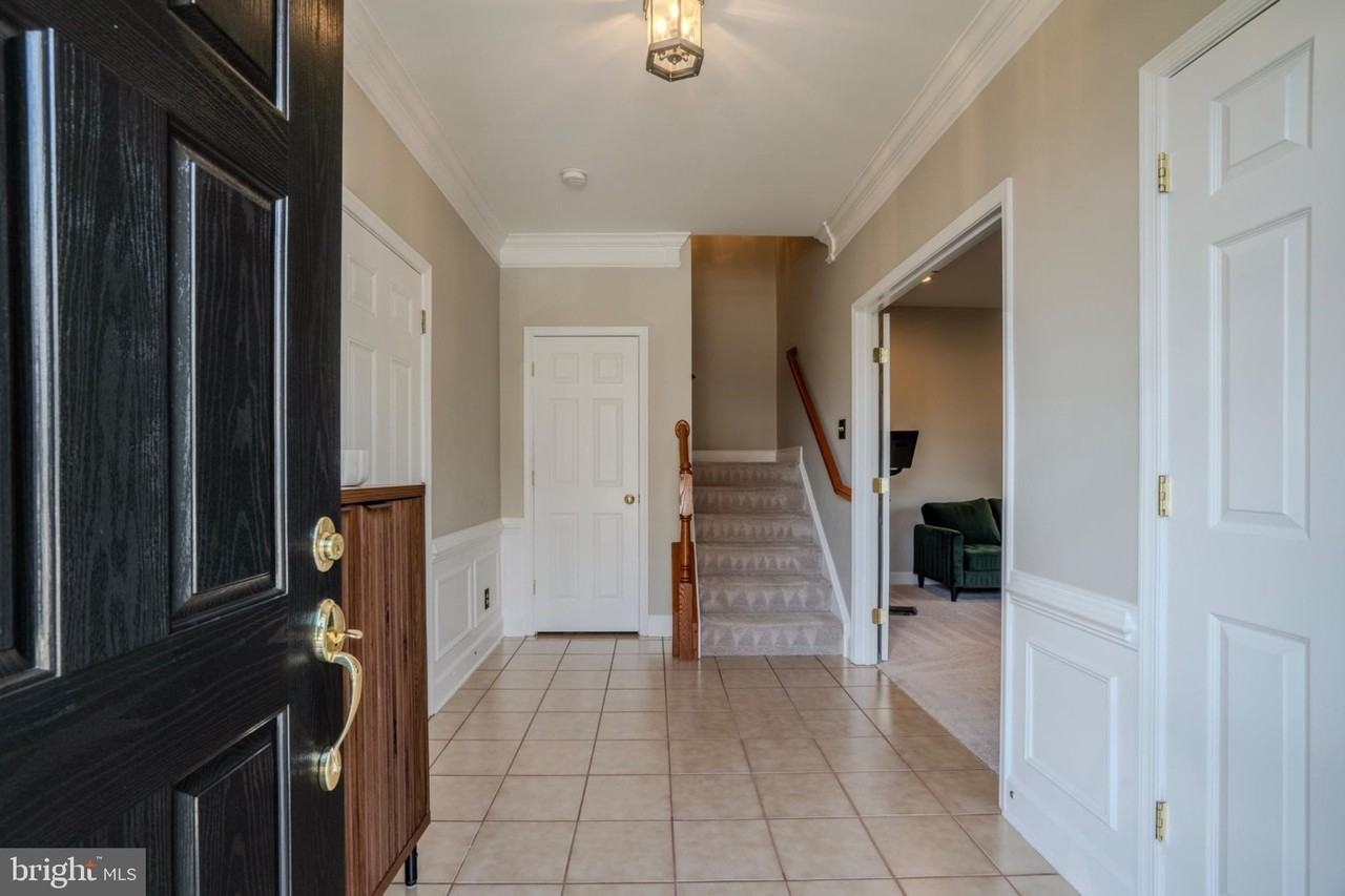 2520 Walnut Leaf Ln - Photo 5 of 32