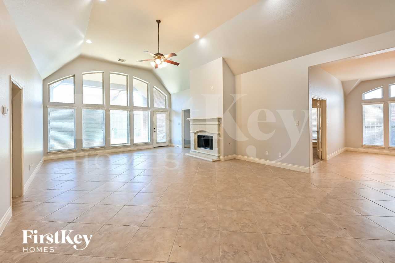 18631 Minden Oaks Dr - Photo 2 of 16