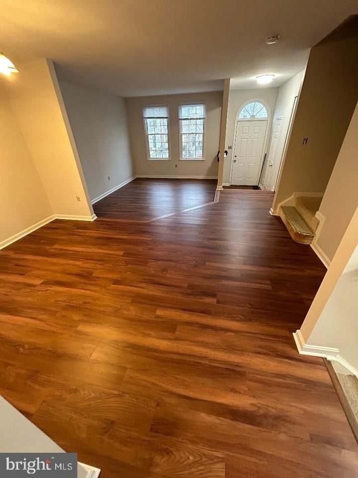 12434 Abbey Knoll Ct - Photo 3 of 21