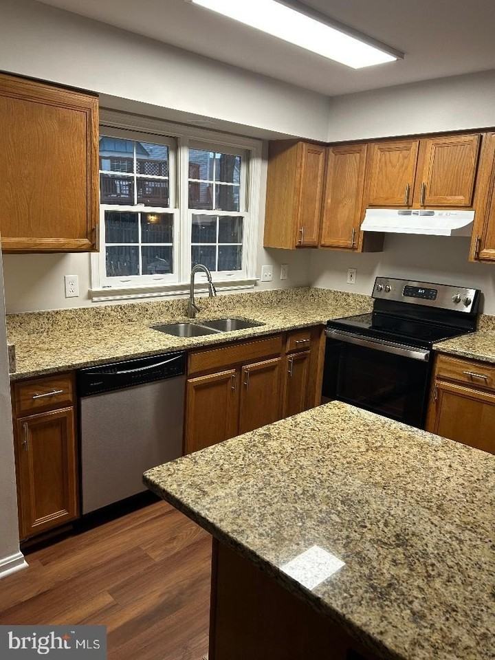 12434 Abbey Knoll Ct - Photo 7 of 21