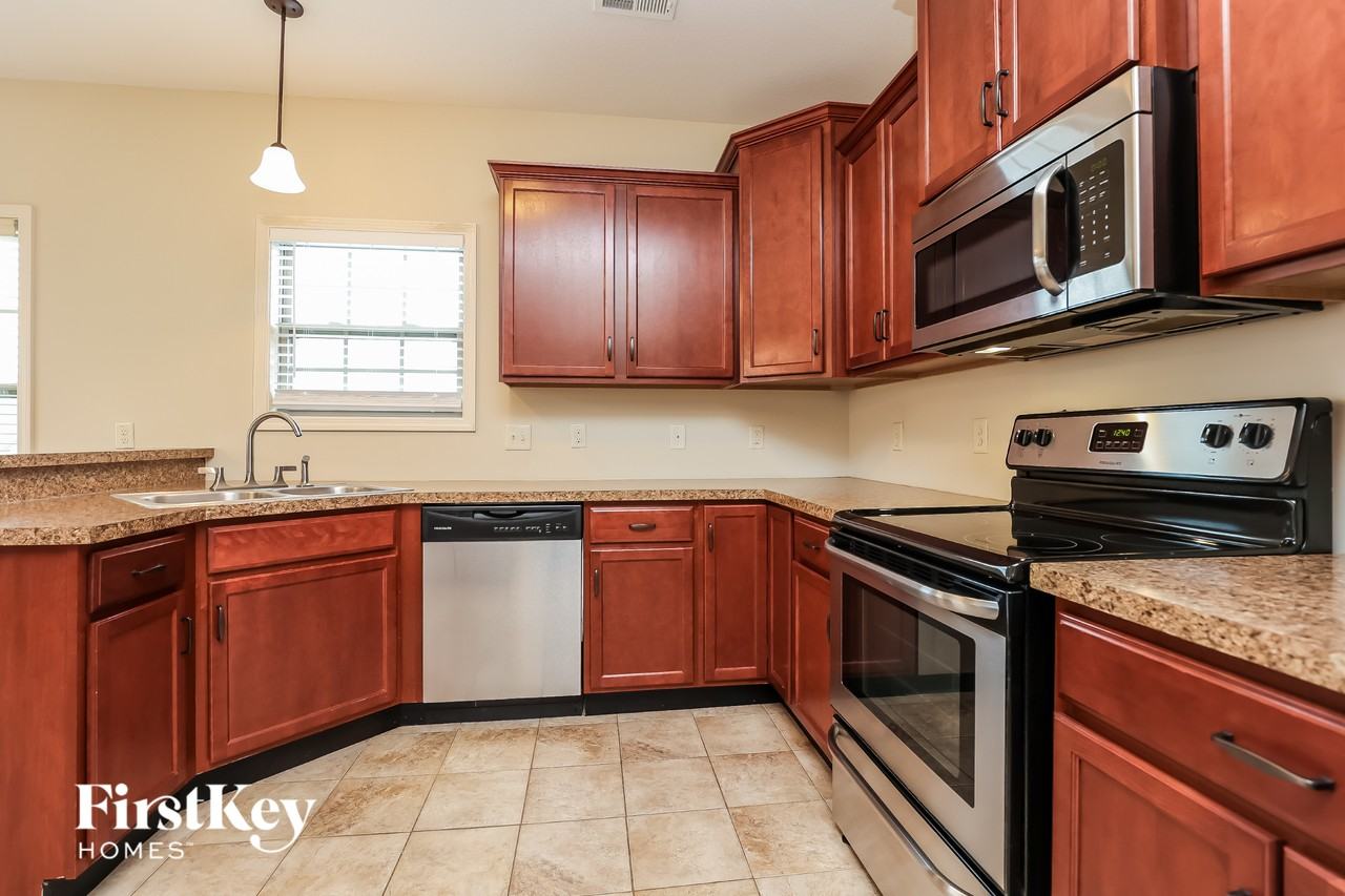 2241 Killington Dr - Photo 4 of 15