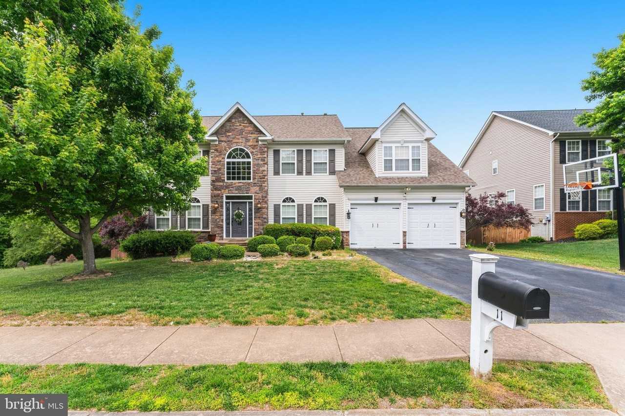 11 Mount Ararat Ln - Photo 3 of 45