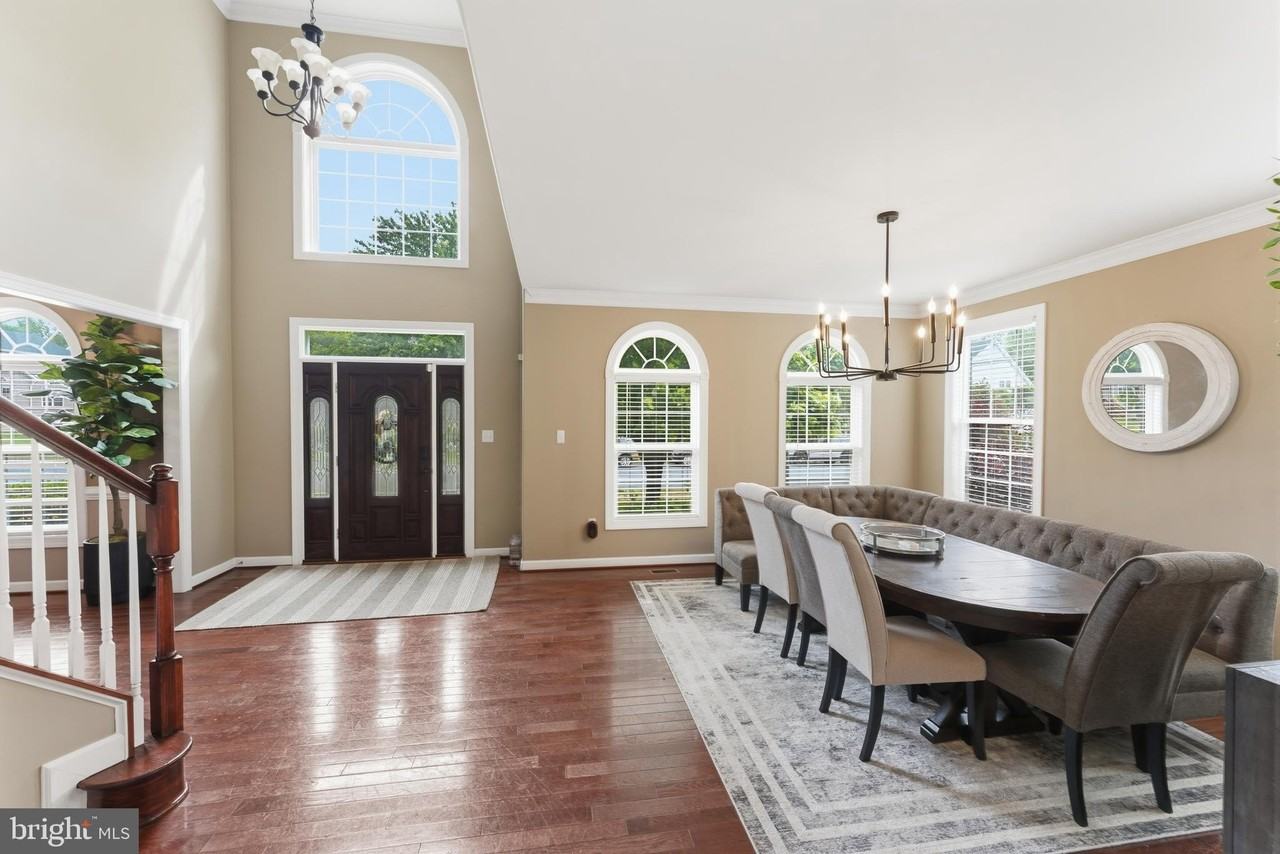 11 Mount Ararat Ln - Photo 7 of 45