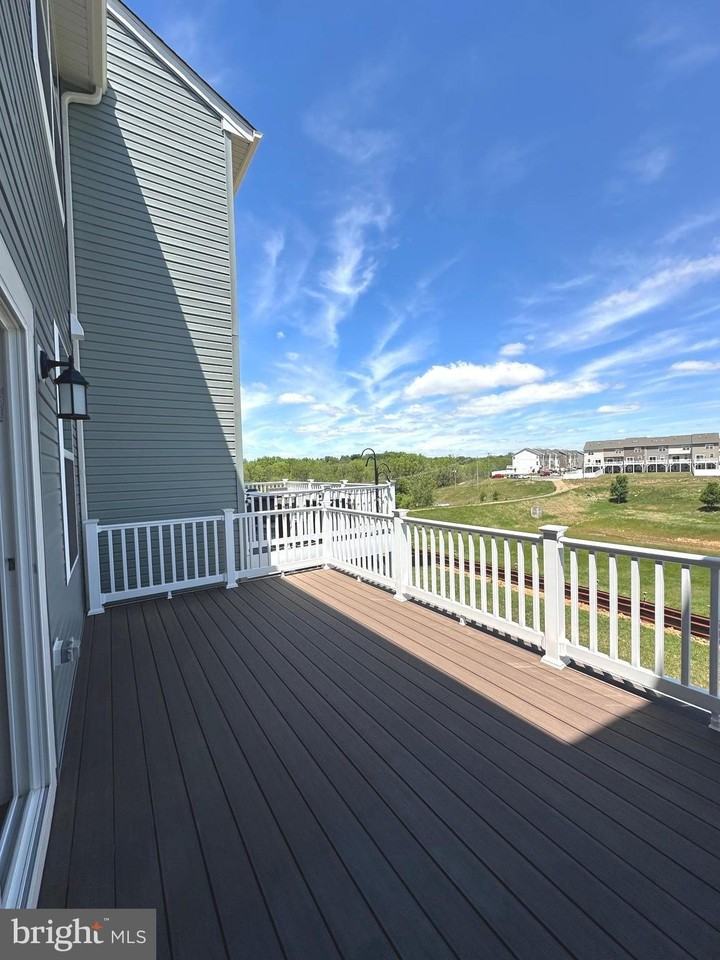 439 Seeback Dr - Photo 4 of 45