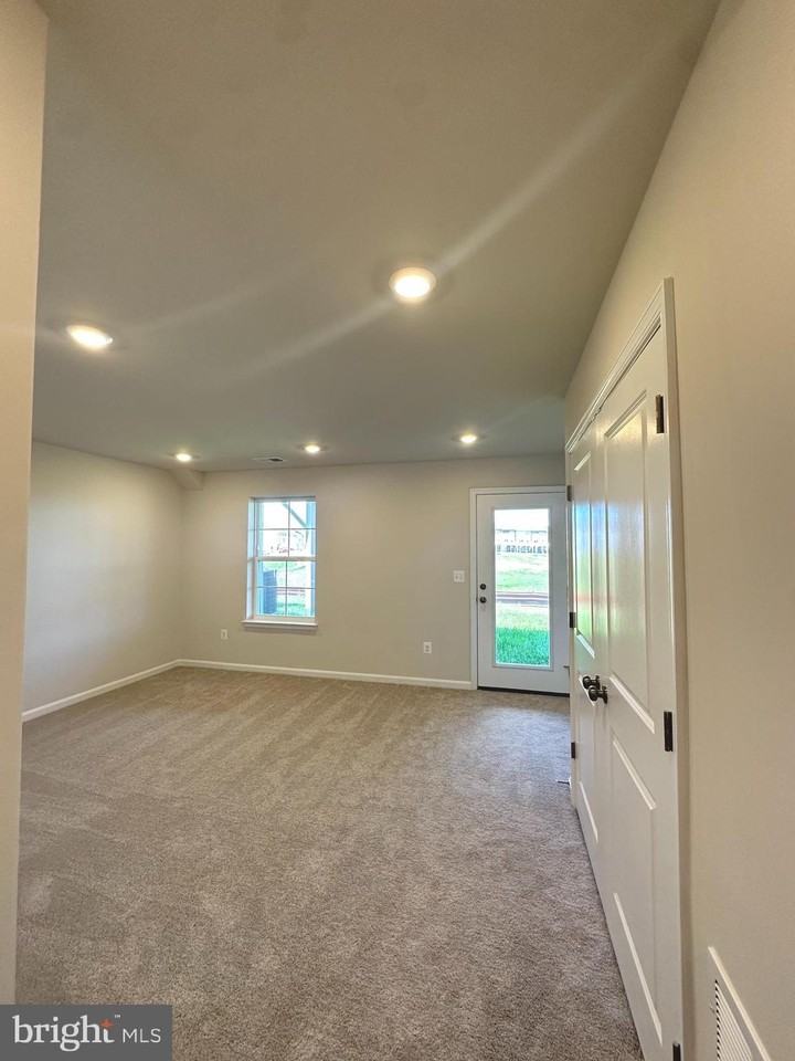 439 Seeback Dr - Photo 6 of 45