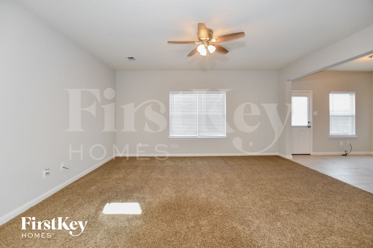9005 Woodfern Dr - Photo 3 of 15