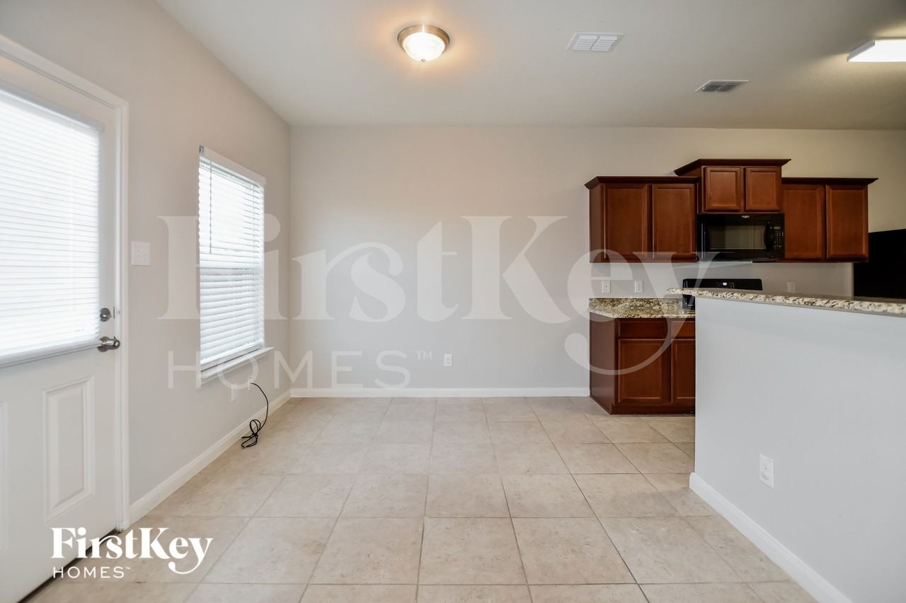 9005 Woodfern Dr - Photo 4 of 15