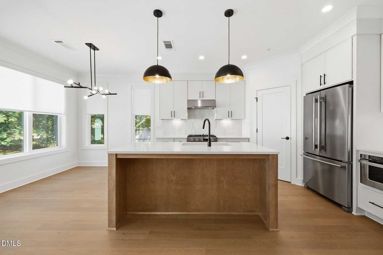 403 Chatham View Rd - Photo 6 of 50