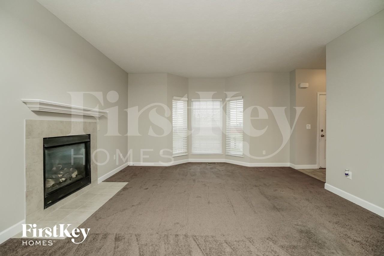4642 Haley Way - Photo 4 of 15