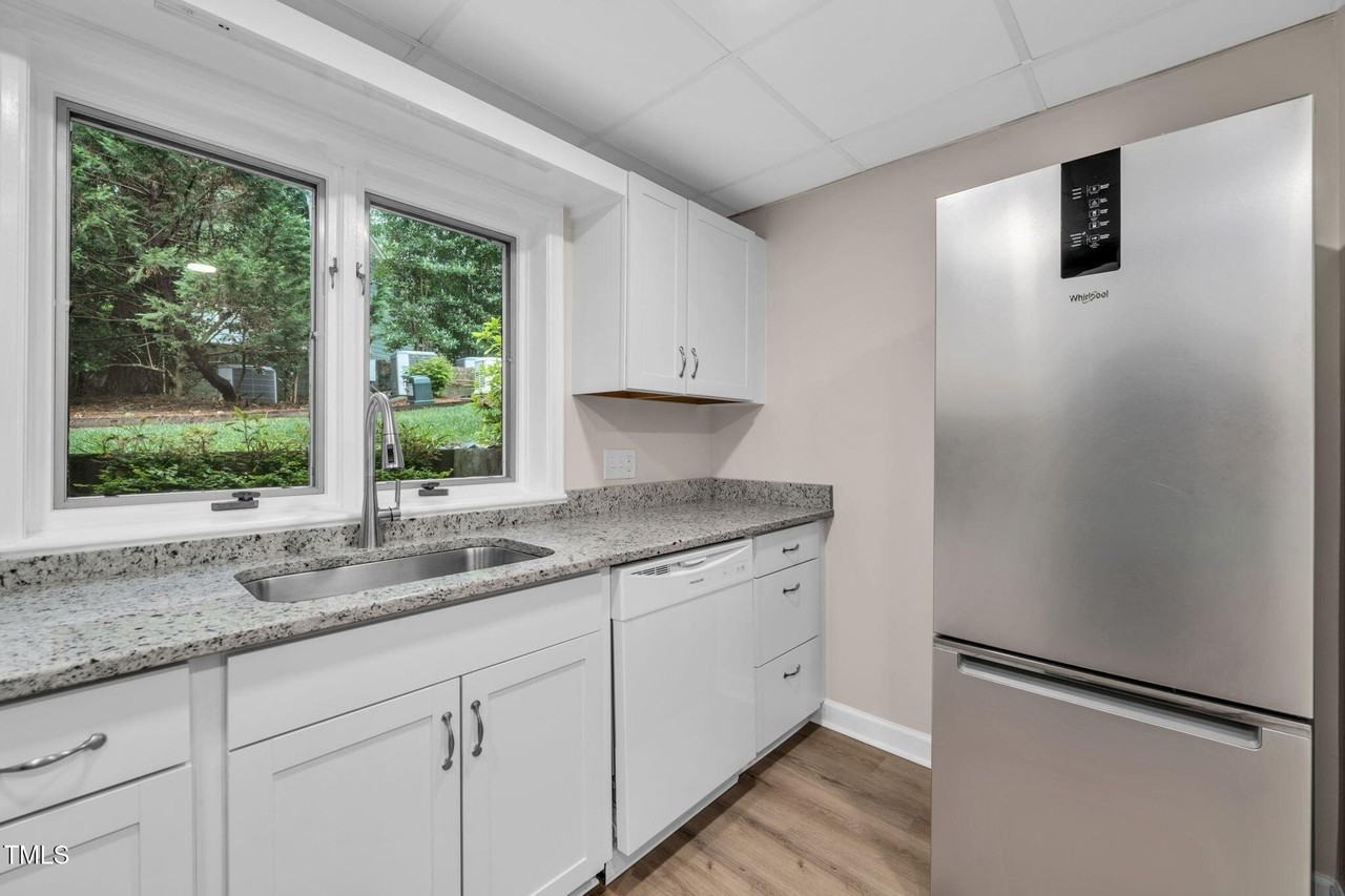 100 Laurel Hill Cir #A - Photo 4 of 18