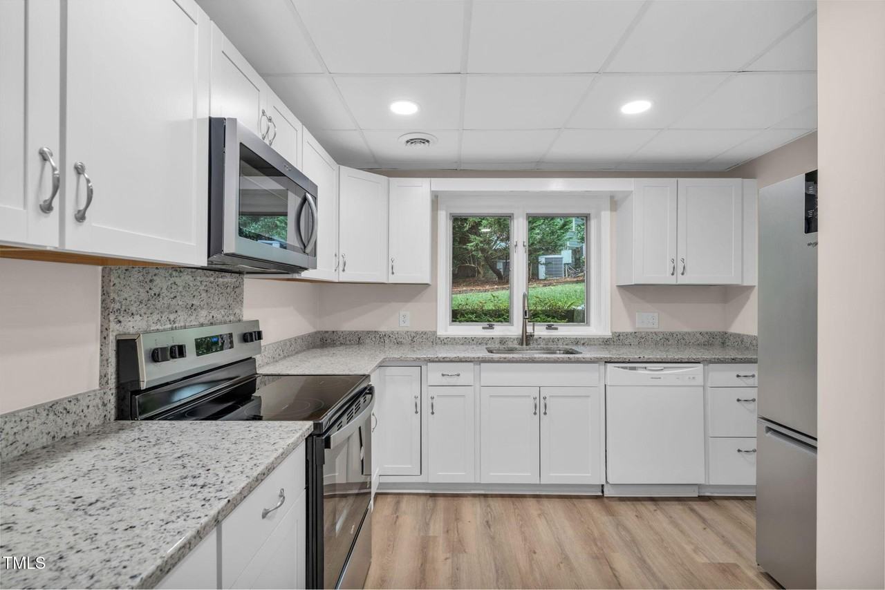 100 Laurel Hill Cir #A - Photo 6 of 18