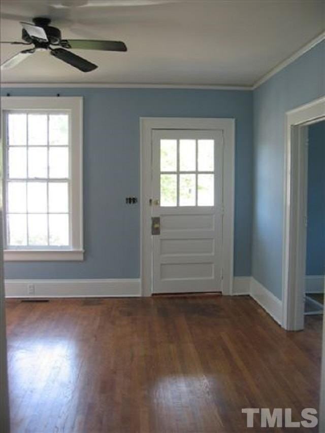 208 E Franklin St - Photo 5 of 12