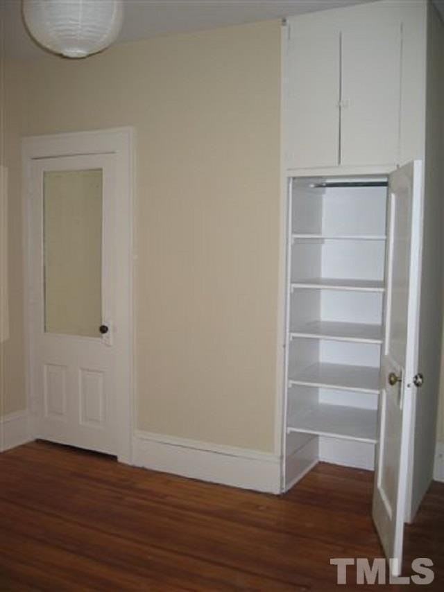 208 E Franklin St - Photo 6 of 12