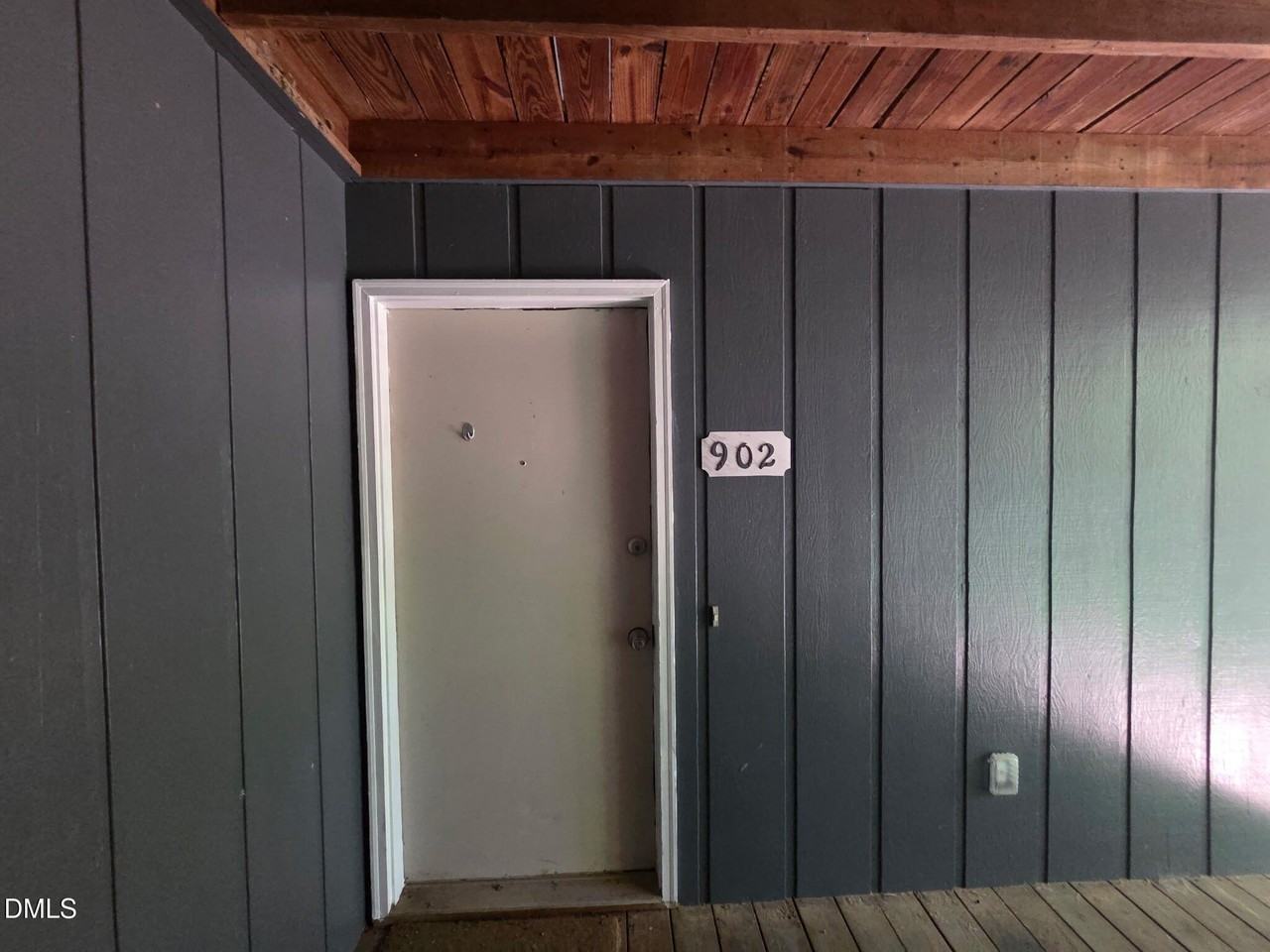 902 W Chatham St - Photo 2 of 13