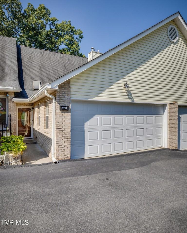 3711 Apple Grove Cir - Photo 2 of 29