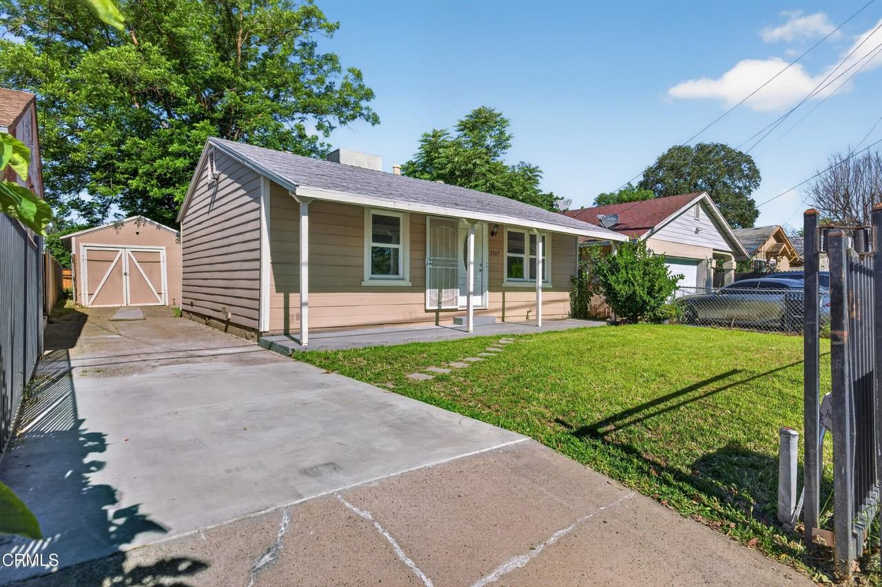3307 Belden St - Photo 2 of 25