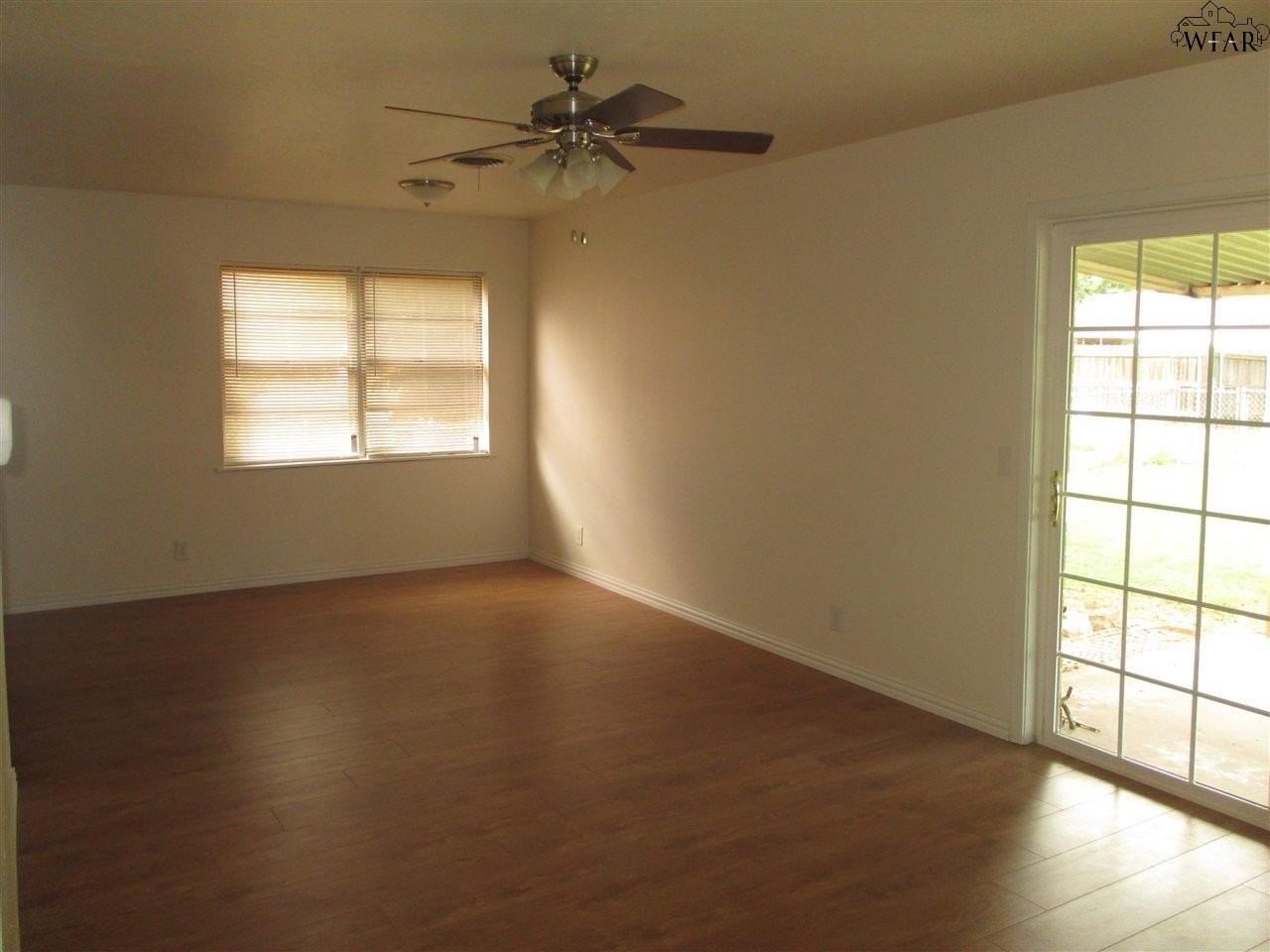 4106 Aspen St - Photo 3 of 13