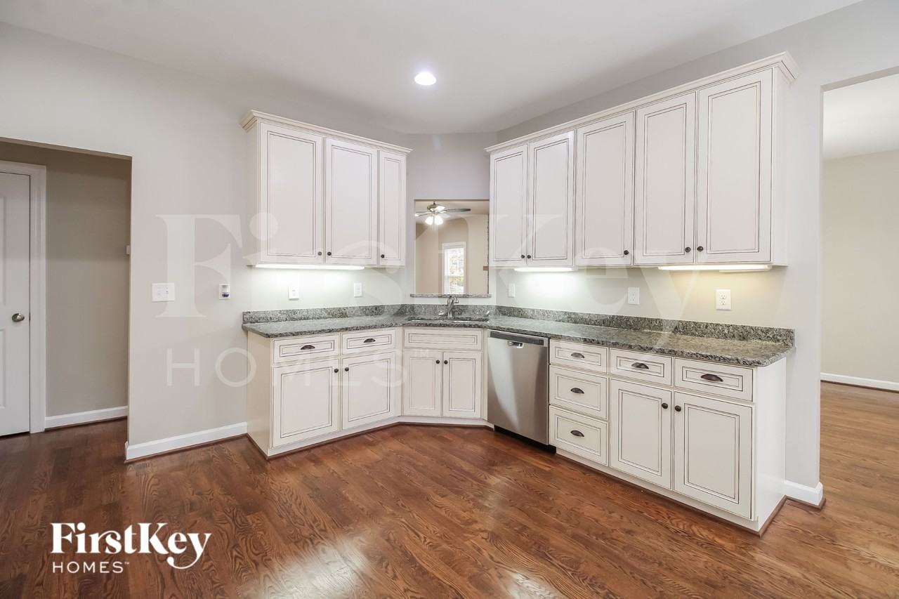 1803 Gracewood Dr - Photo 5 of 15