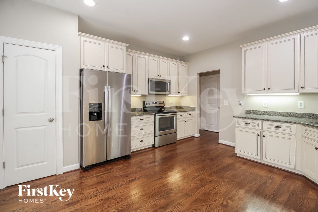 1803 Gracewood Dr - Photo 6 of 15