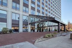 320 Fort Duquesne Blvd #8M - Photo 1 of 1